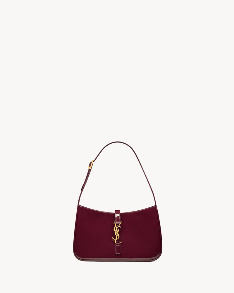 LE 5 À 7 EN CUIR VERNI