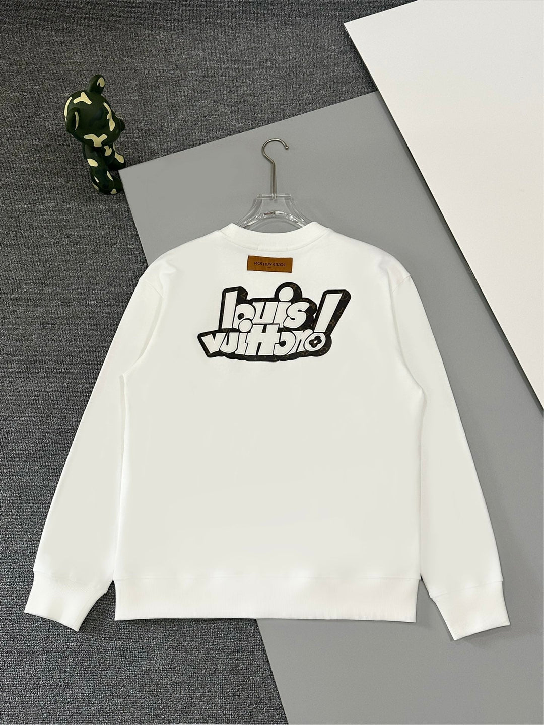 Pull Lv blanc