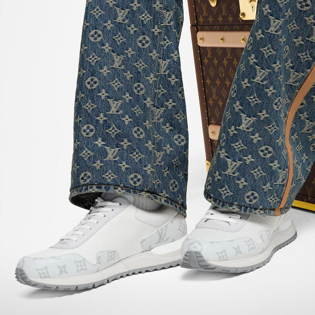 Sneaker Run Away
