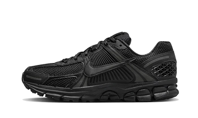 Vomero Triple Black