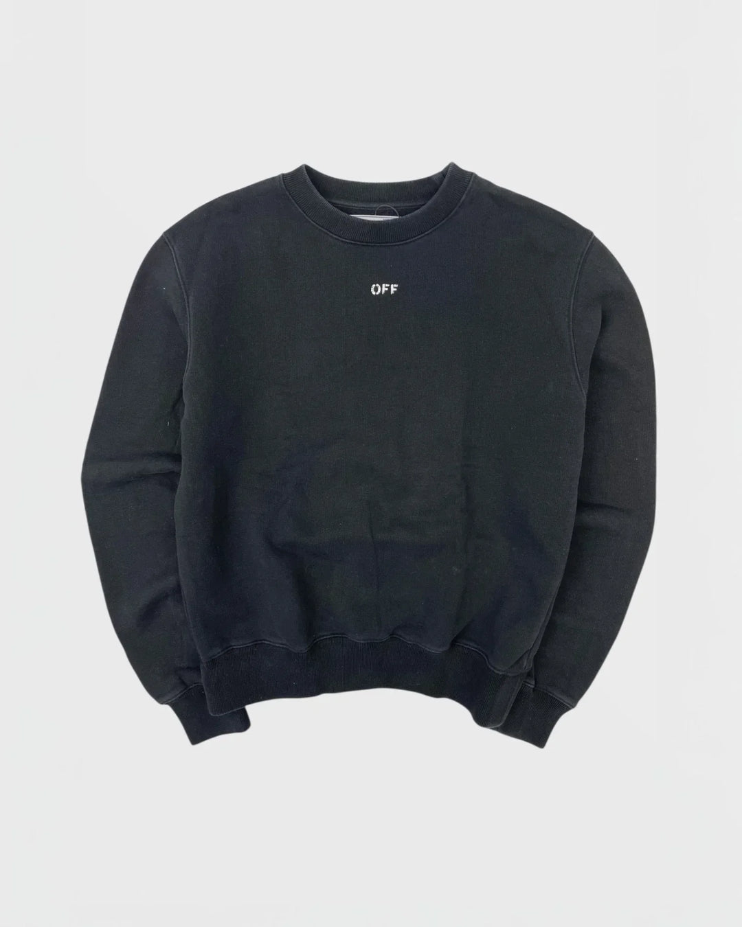 Off-white pull