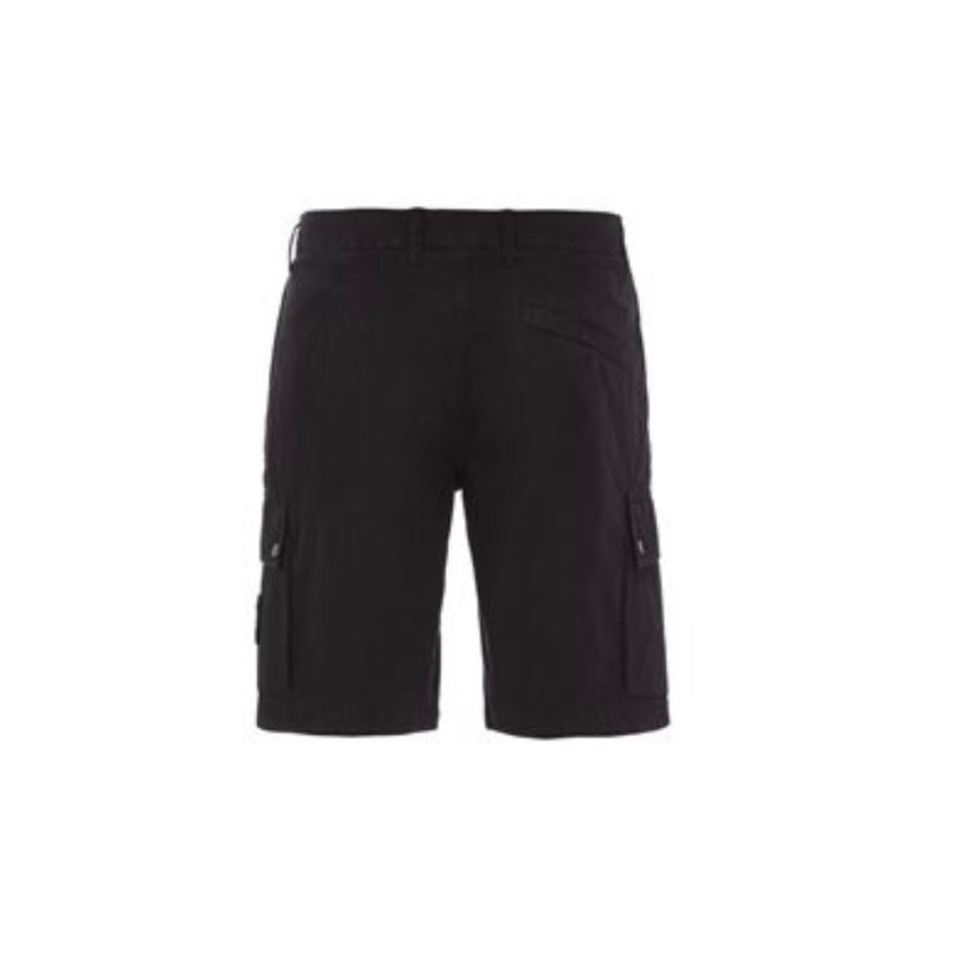 Short Stone Island