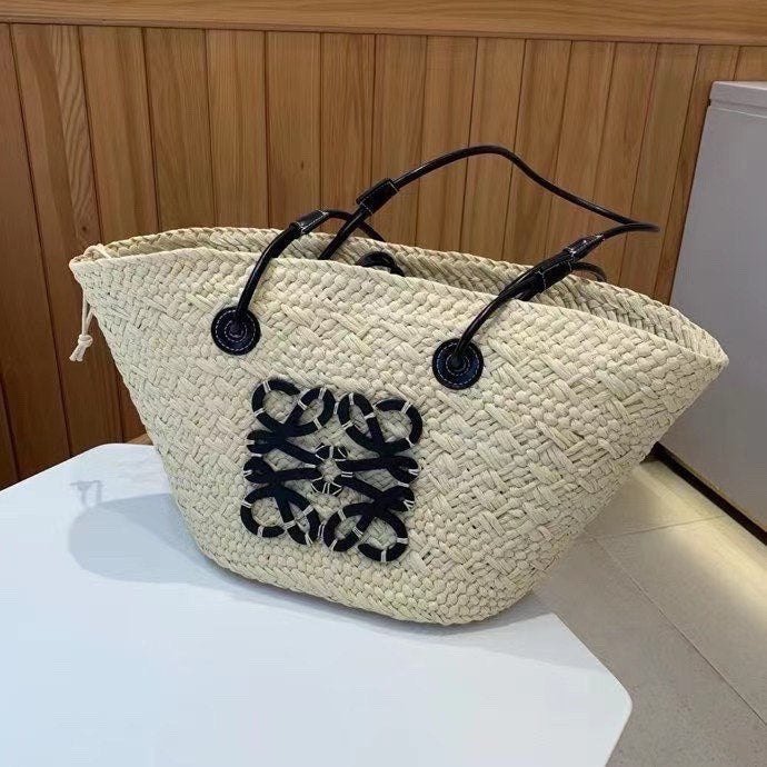 Loewe - Anagram en palmier Iraca et cuir de veau