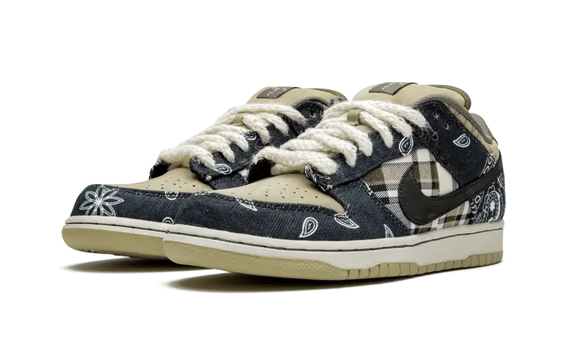 SB Dunk Low Travis Scott